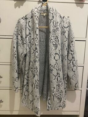 Open-Front Floral Knit Cardigan Sweater - Gray/Black